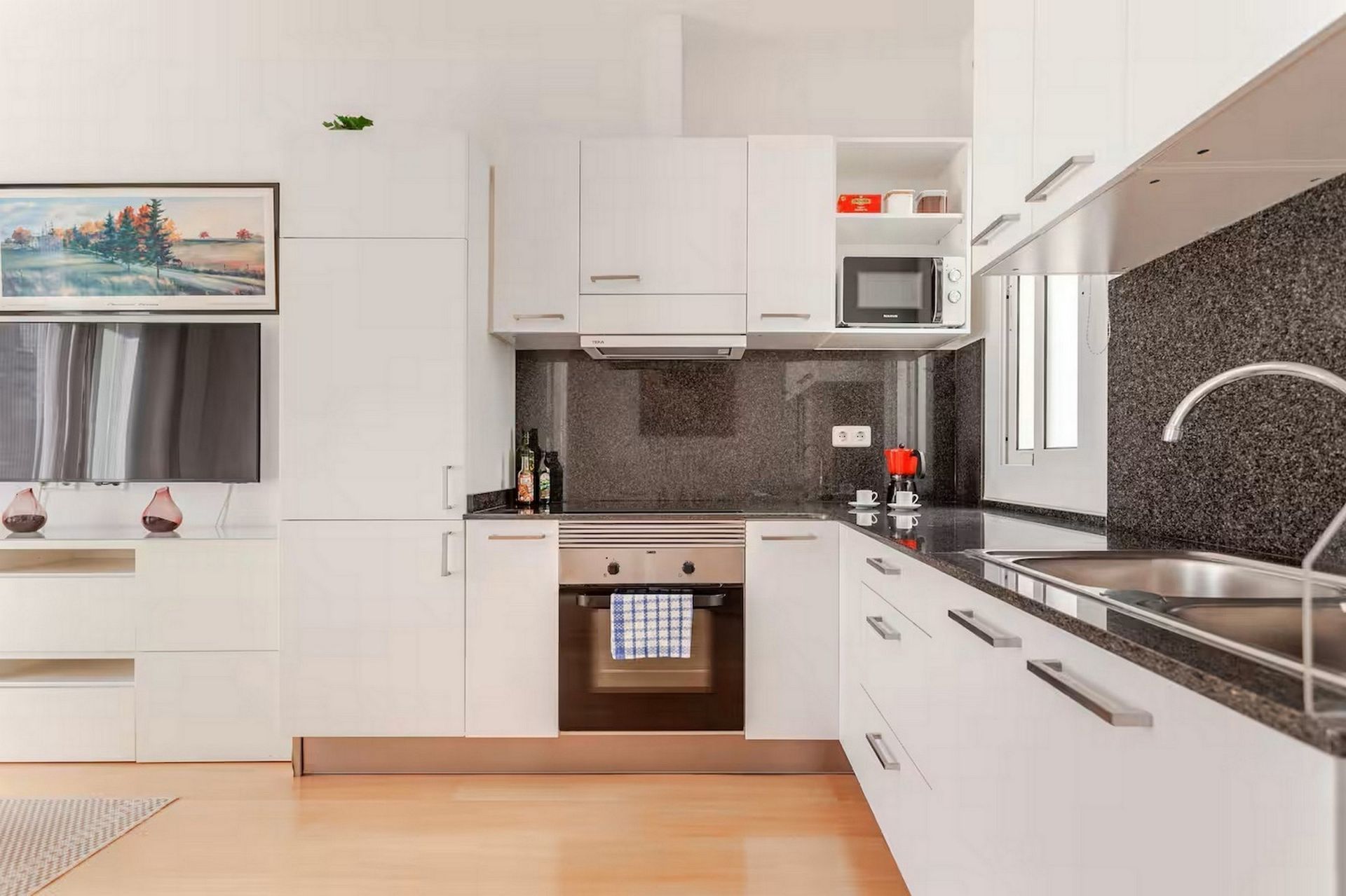 Kitchen of Apartment for rent in  Barcelona Capital  with Air Conditioner, Heating and Private garden