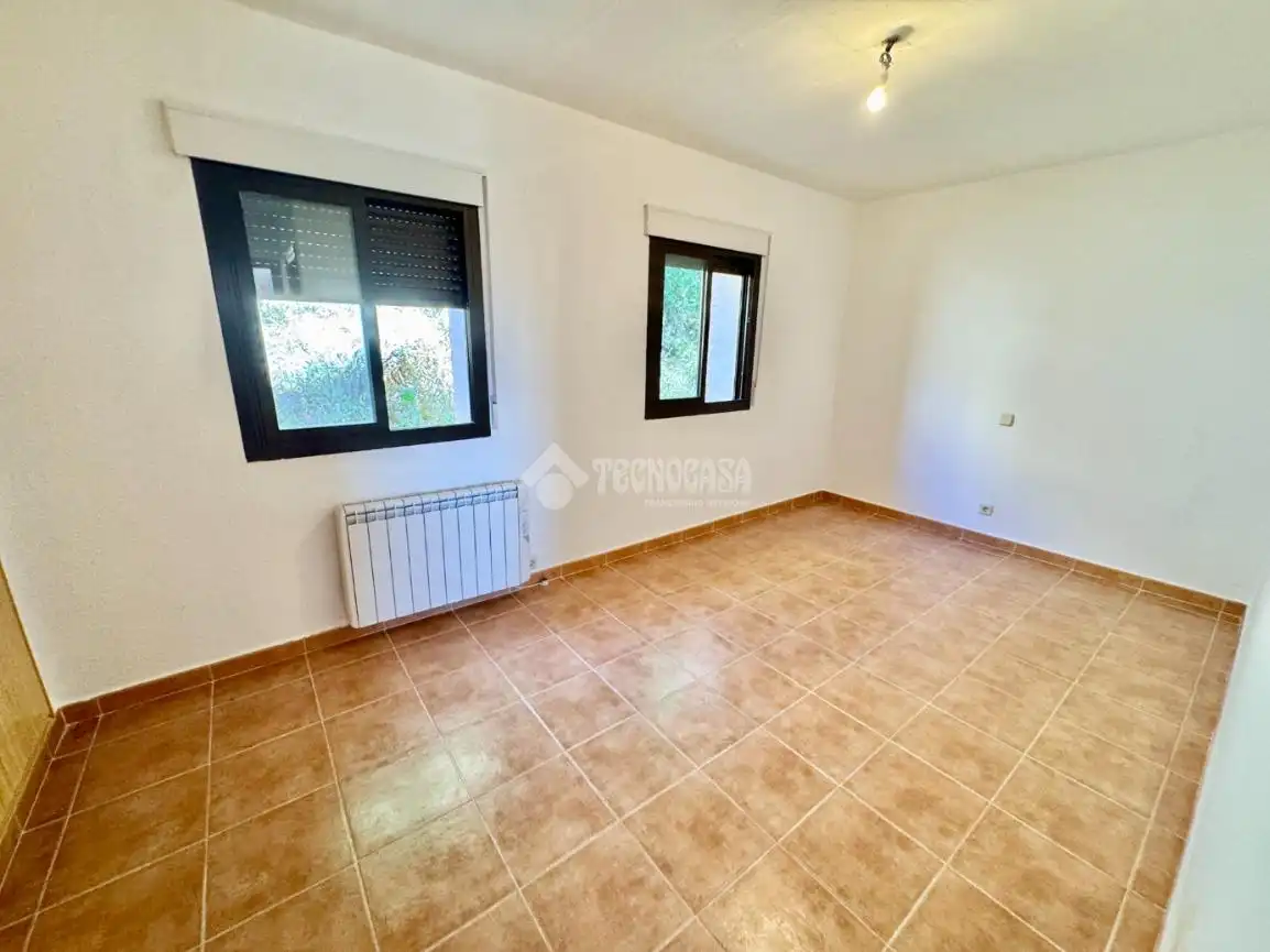 Schlafzimmer von Einfamilien-Reihenhaus zum Verkauf in Hita