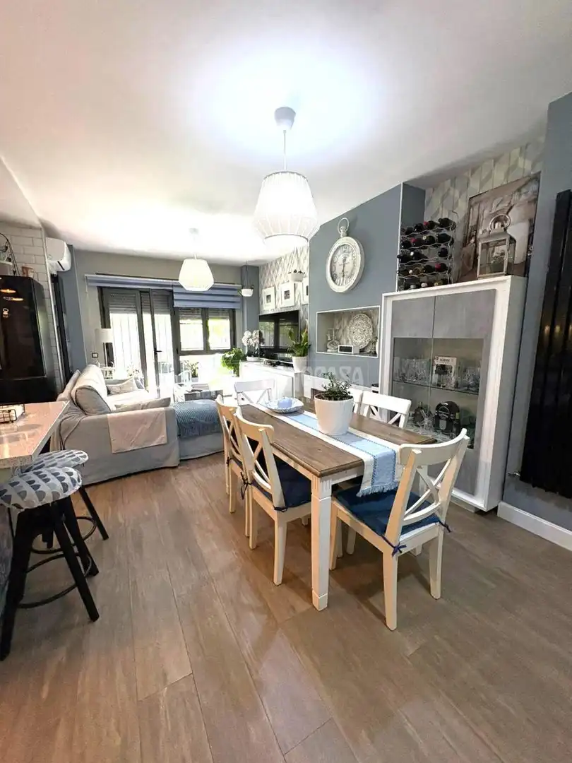Dining room of Flat for sale in Parla  with Air Conditioner and Storage room