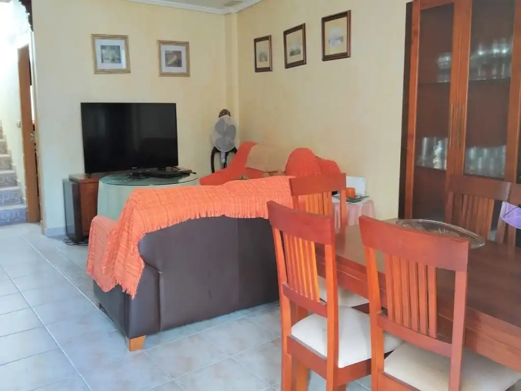 Sala d'estar de Casa adosada en venda en Orihuela