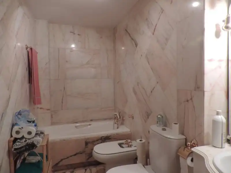 Baño de Piso en venta en Guadalajara con Calefacción, Parquet y Terraza