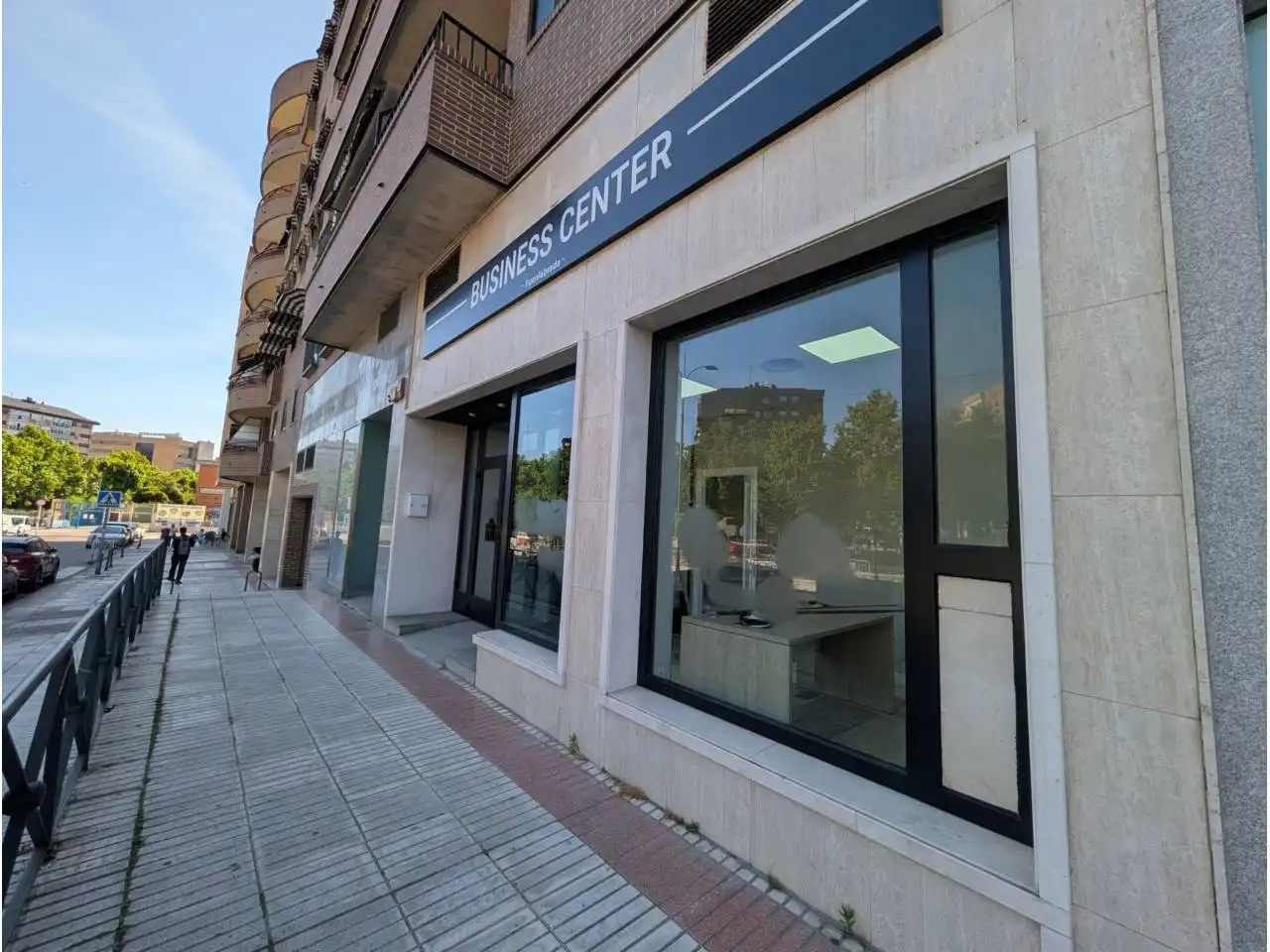 Vista exterior de Oficina de alquiler en Fuenlabrada con Aire acondicionado, Calefacción y Alarma