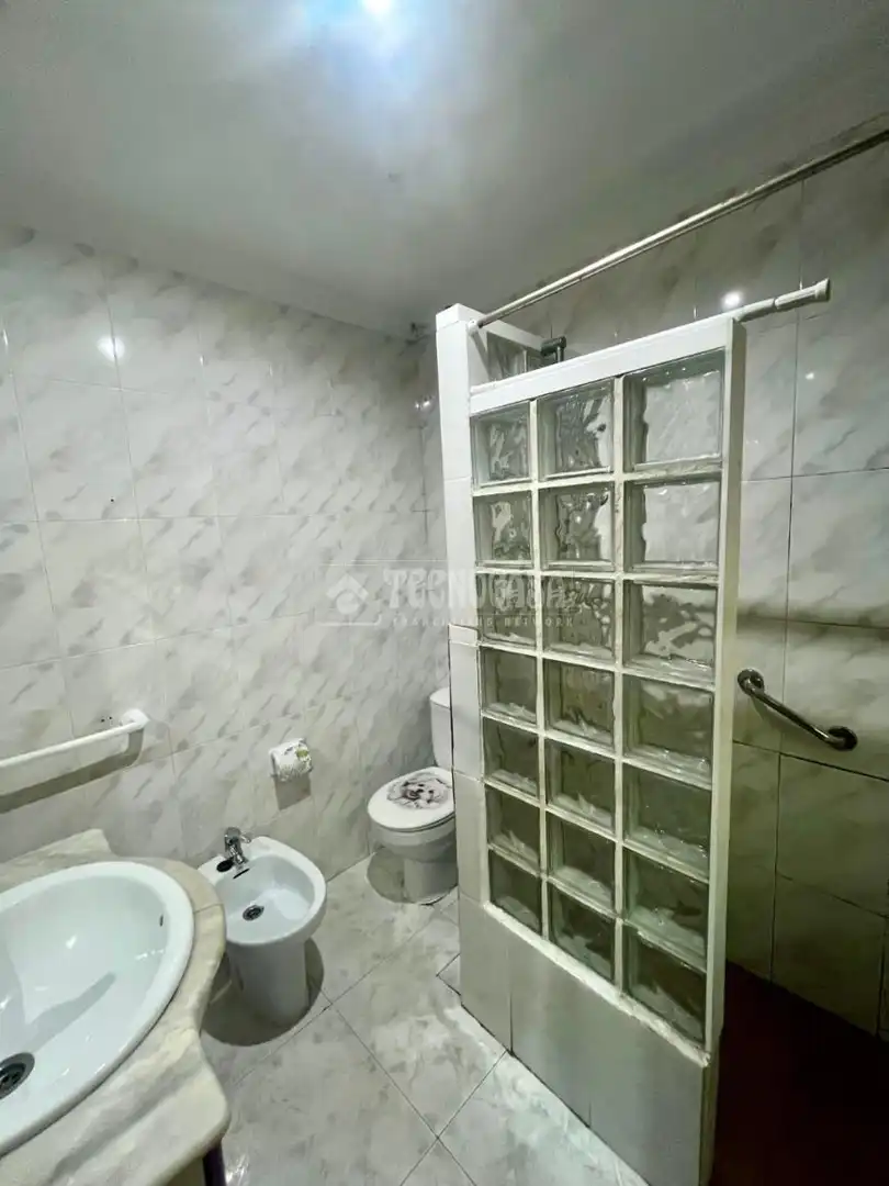 Bathroom of Detached homes for sale in Valdepeñas  with Air Conditioner, Heating and Terrace