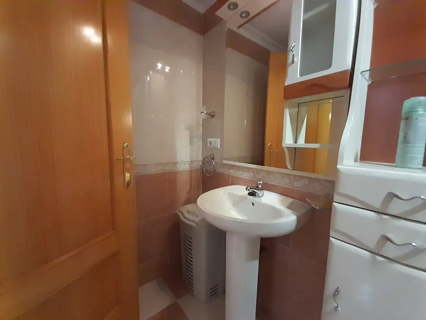 Bathroom of Flat for sale in Puertollano  with Air Conditioner, Heating and Storage room