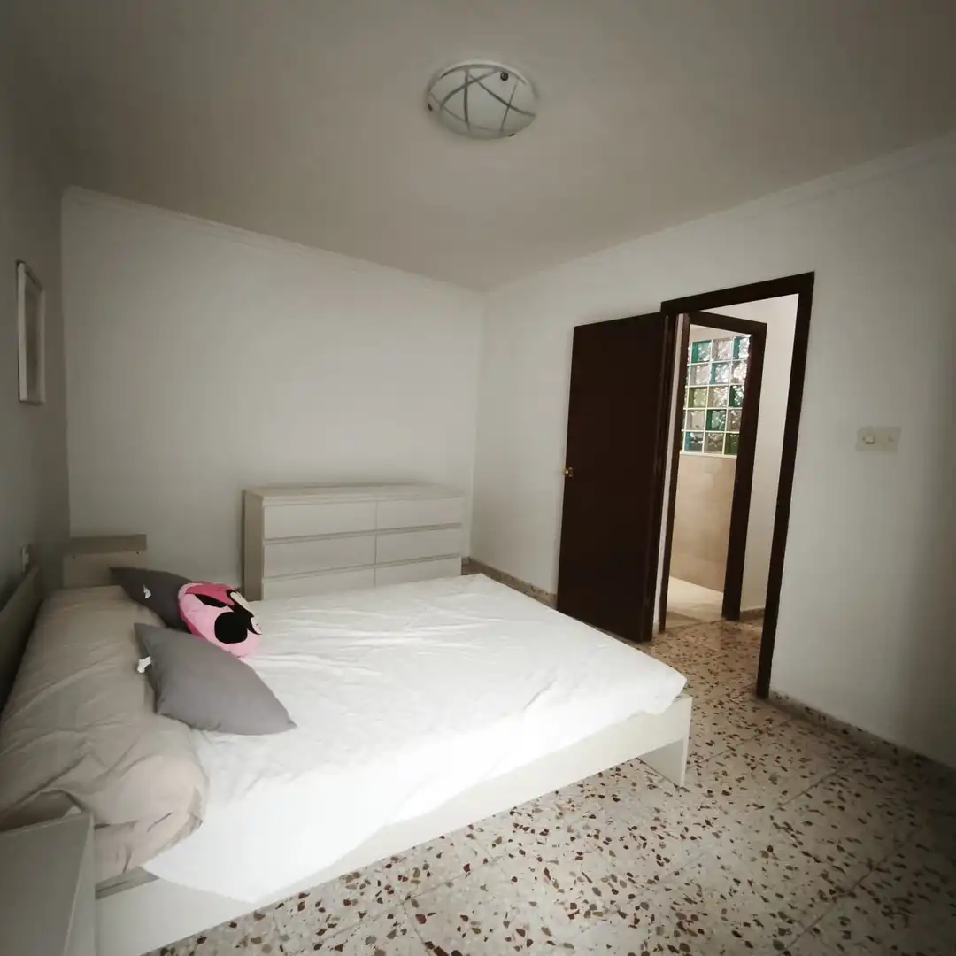 Bedroom of Flat for sale in San Roque