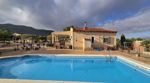 En venta  Preciosa casa de 3 dormitorios con anexo independiente para invitados de 2 dormitorios e impresionantes vistas a las mon