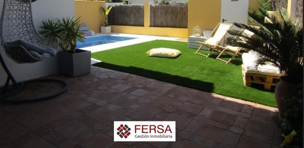 Terrassa de Casa adosada en venda en El Puerto de Santa María amb Aire condicionat, Terrassa i Piscina