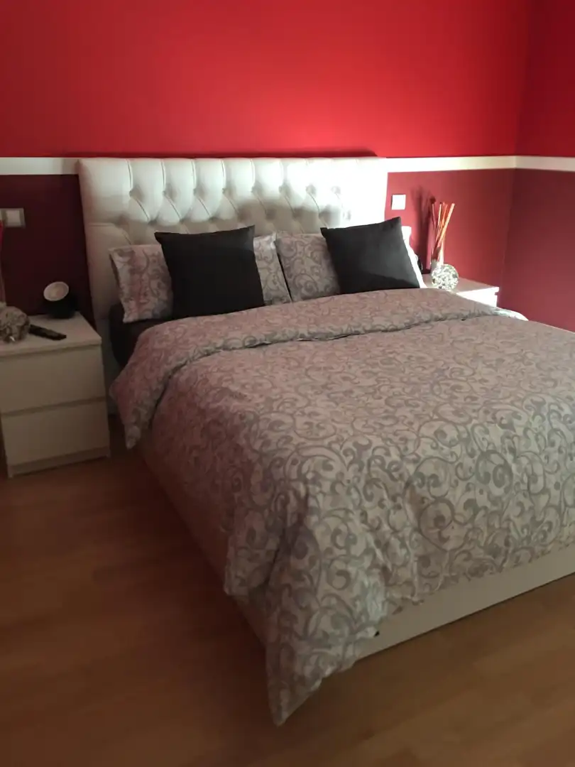 Schlafzimmer von Einfamilien-Reihenhaus zum Verkauf in La Pobla de Vallbona mit Klimaanlage, Heizung und Privatgarten