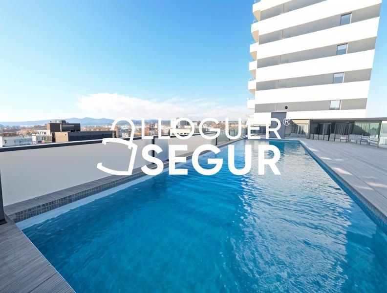 Swimming pool of Flat to rent in Cornellà de Llobregat  with Heating, Storage room and Swimming Pool