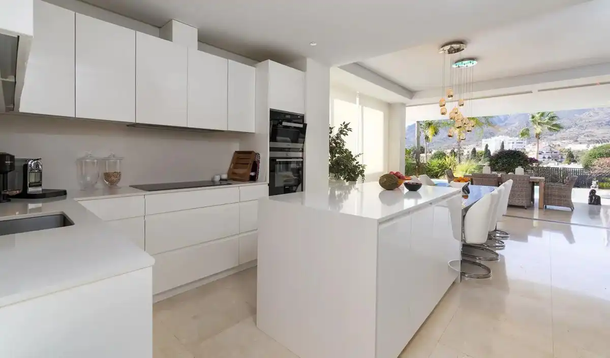 Chalet con piscina en venta en golf rio real, imagen 3