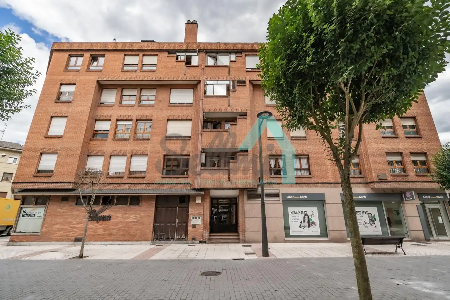 Vista exterior de Piso de alquiler en Oviedo  con Calefacción, Parquet y Terraza