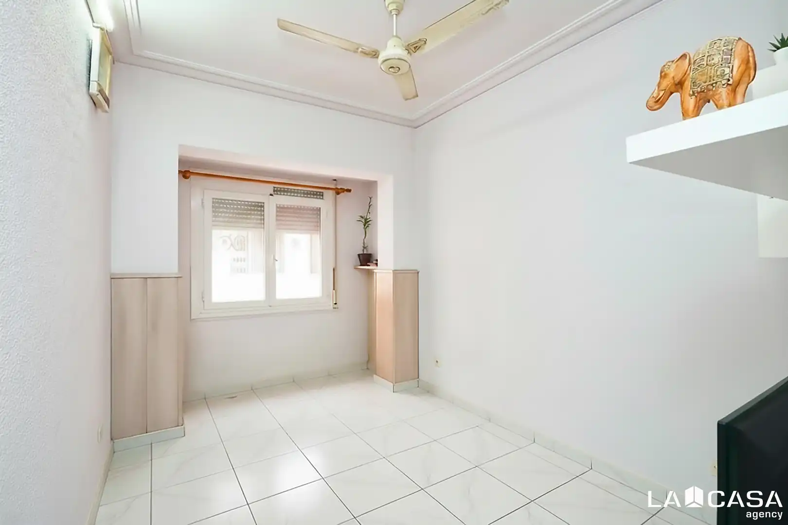 Habitación de Piso en venta en Barcelona con Calefacción y Balcón