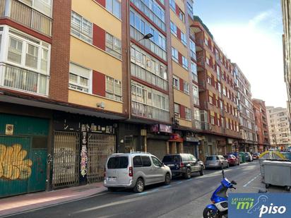 Vista exterior de Pis en venda en Valladolid Capital amb Calefacció, Parquet i Terrassa