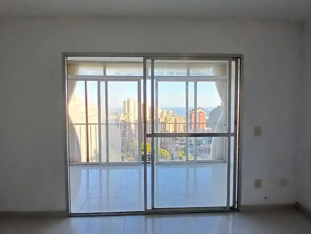 Dormitori de Apartament en venda en Benidorm amb Piscina