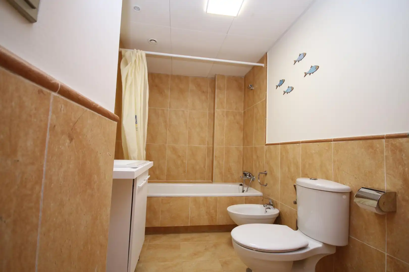 Baño de Planta baja en venta en Ayamonte con Aire acondicionado, Calefacción y Jardín privado