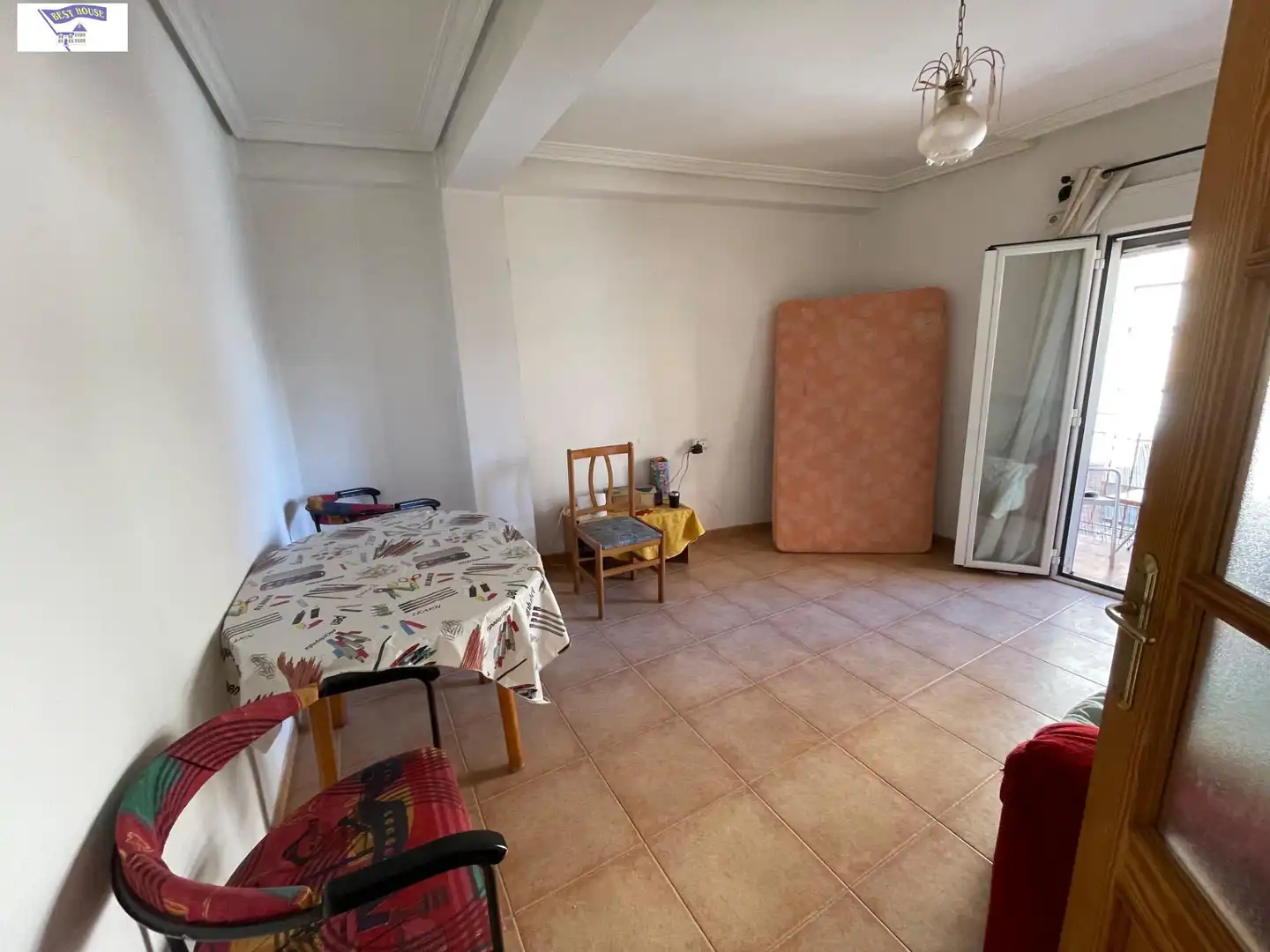 Piso con terraza en venta en Feria