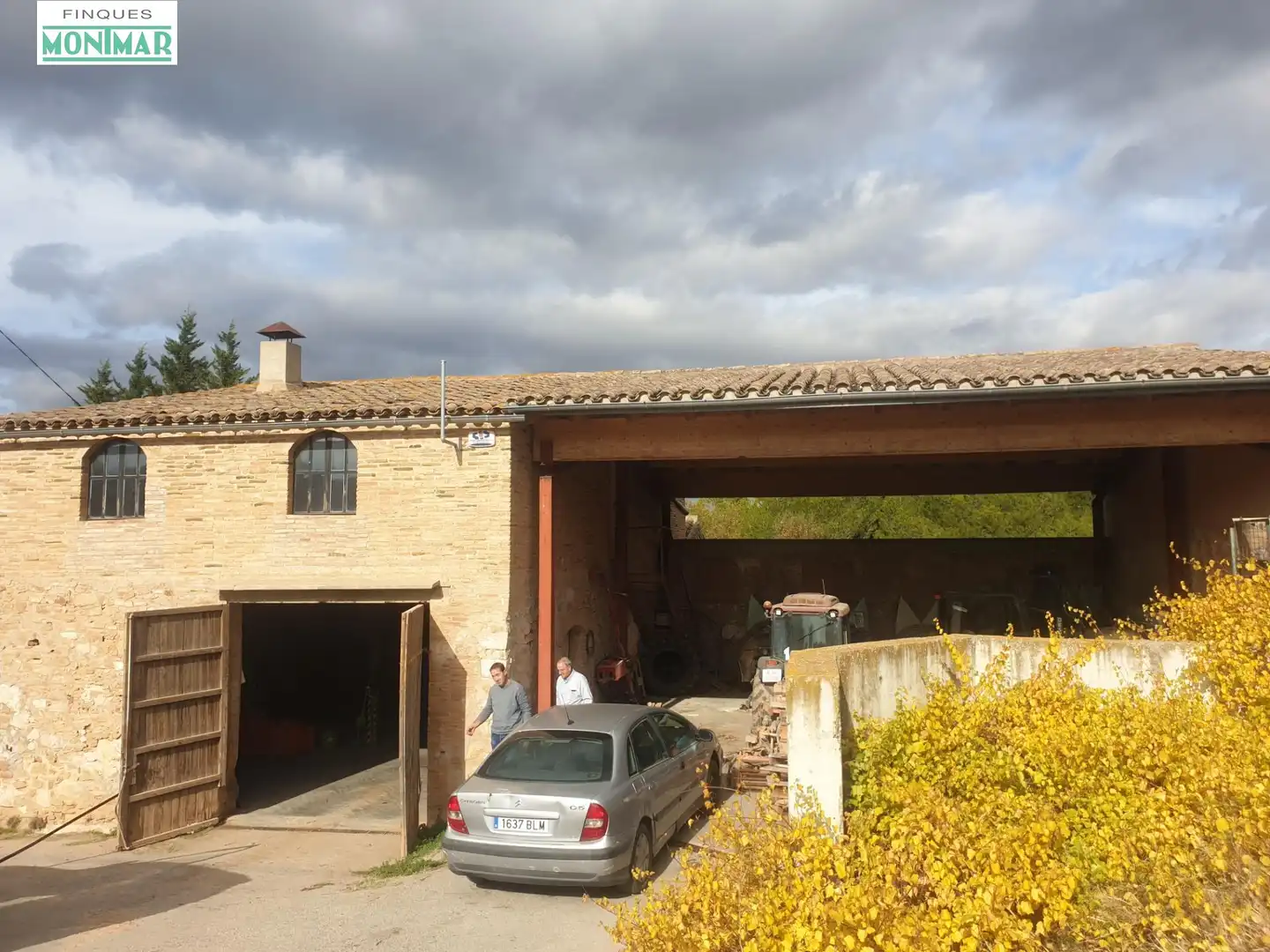 Vista exterior de Finca rústica en venda en Vilafranca del Penedès
