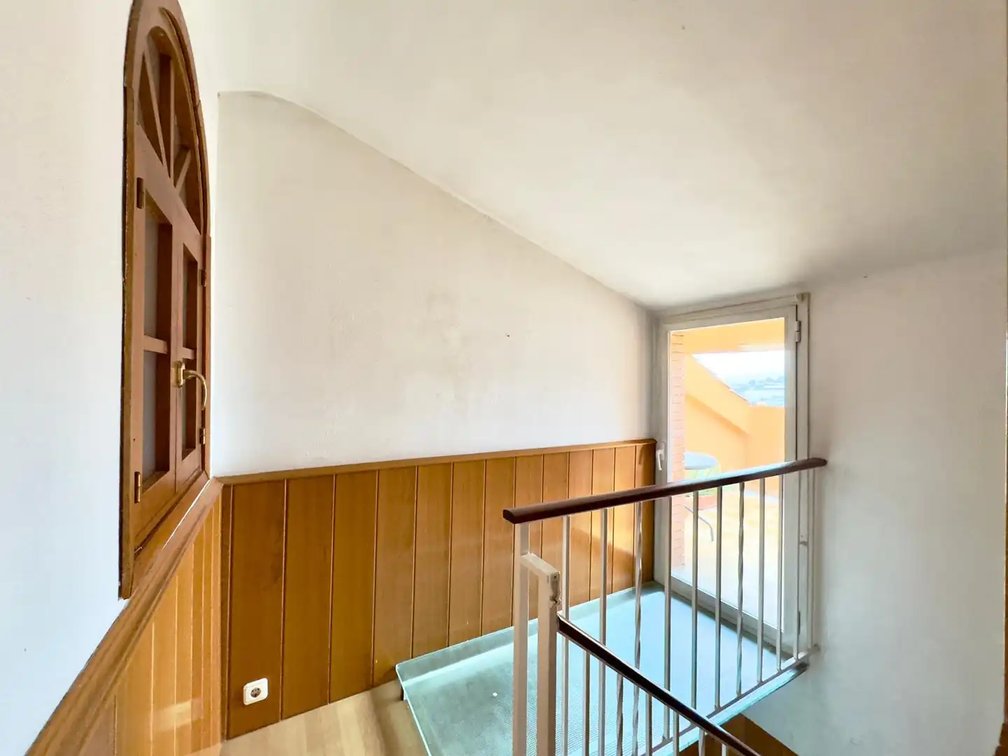 Maisonette zum Verkauf in Rubí mit Klimaanlage, Heizung und Parkett