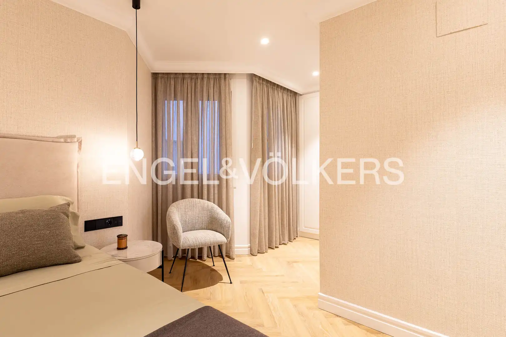 Schlafzimmer von Wohnung zum Verkauf in Madrid mit Klimaanlage, Heizung und Möbliert