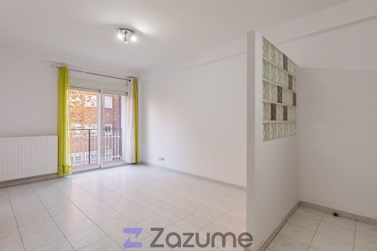 Dormitori de Pis de lloguer en  Madrid Capital amb Aire condicionat, Calefacció i Terrassa