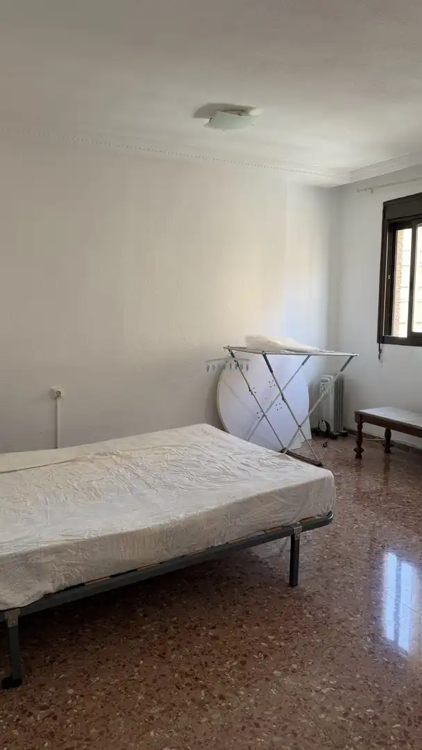 Schlafzimmer von Wohnung zur Miete in Valencia mit Terrasse, Möbliert und Waschmaschine