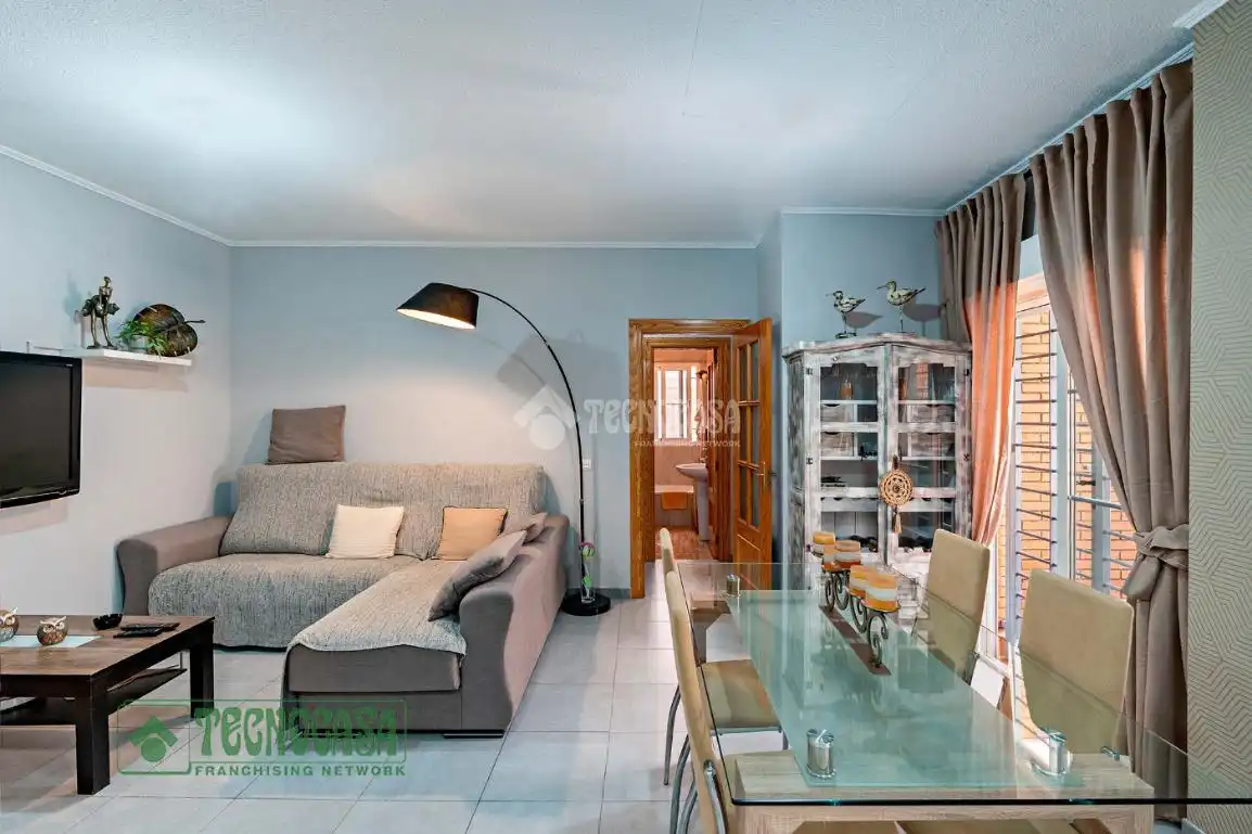 Sala de estar de Piso en venta en Roquetas de Mar con Jardín privado, Terraza y Balcón