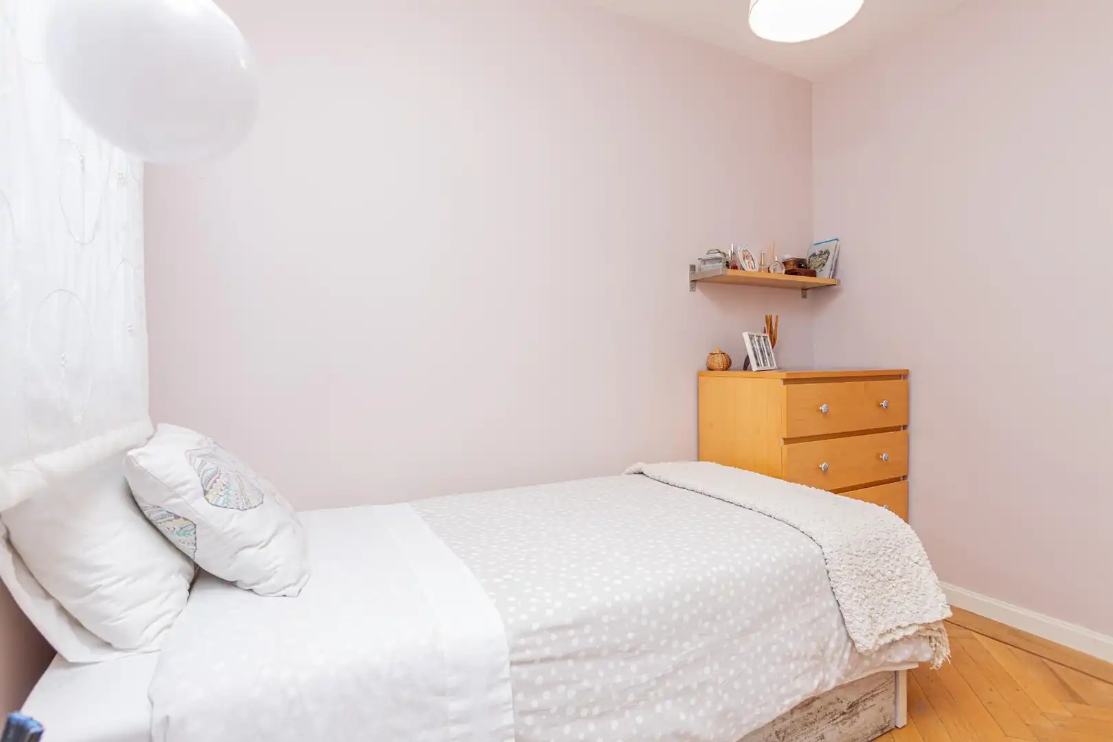 Habitación de Casa o chalet en venta en Madrid con Aire acondicionado, Calefacción y Jardín privado