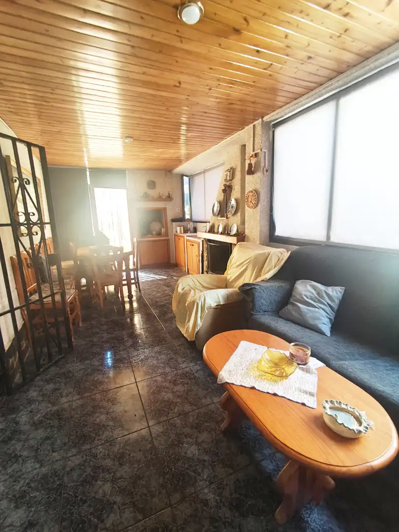 Sala de estar de Casa o chalet en venta en Sant Esteve Sesrovires con Aire acondicionado, Calefacción y Jardín privado