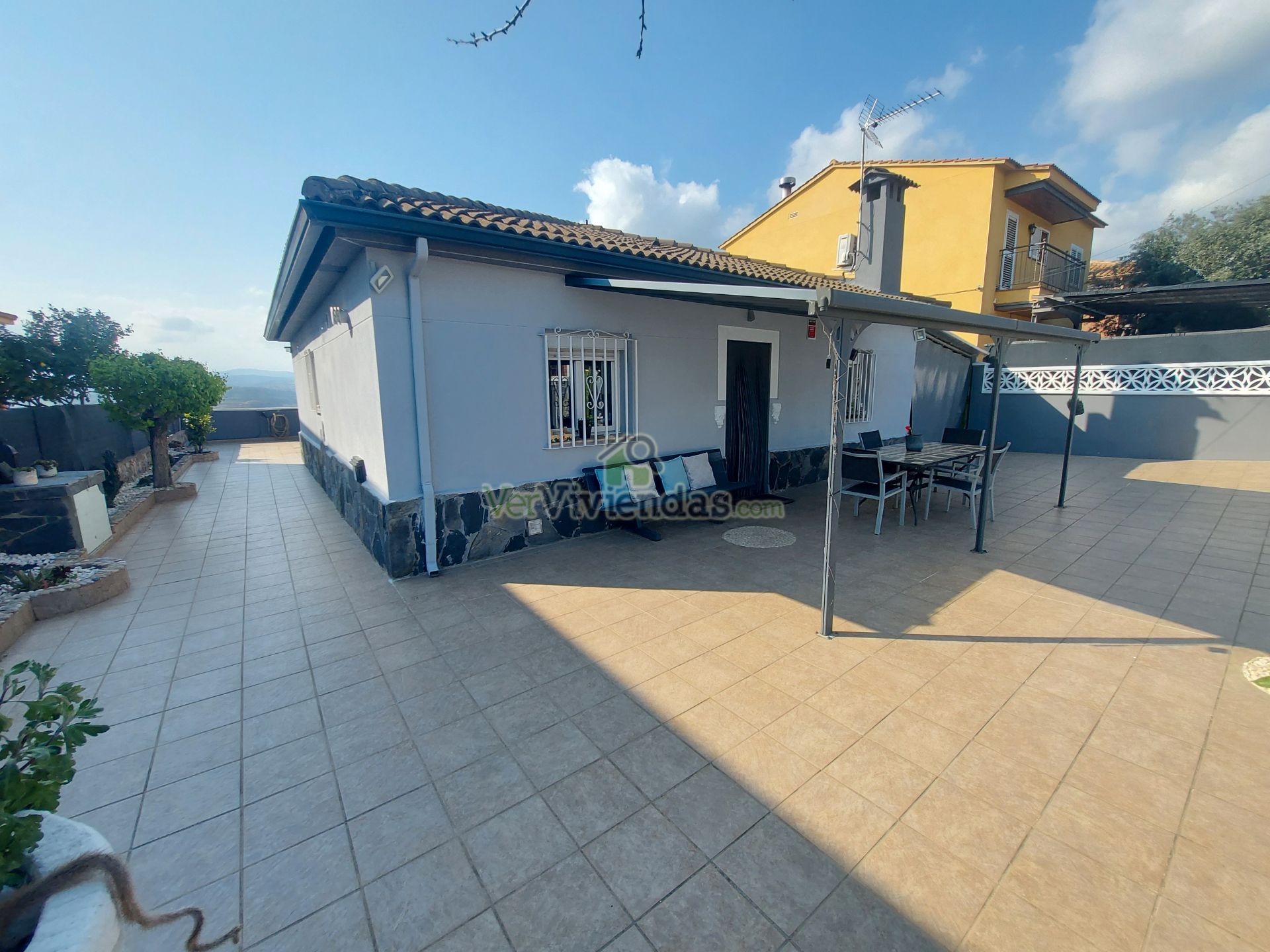 Vista exterior de Casa o xalet en venda en Abrera amb Aire condicionat, Calefacció i Jardí privat