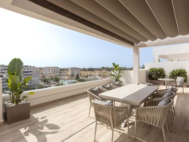 Àtic amb piscina en venda a Nueva Andalucía