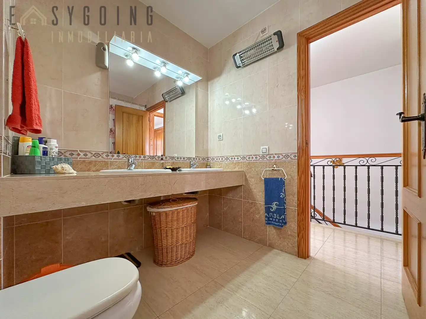 Badezimmer von Einfamilien-Reihenhaus zum Verkauf in Santa Pola mit Klimaanlage, Terrasse und Gemeinschaftspool