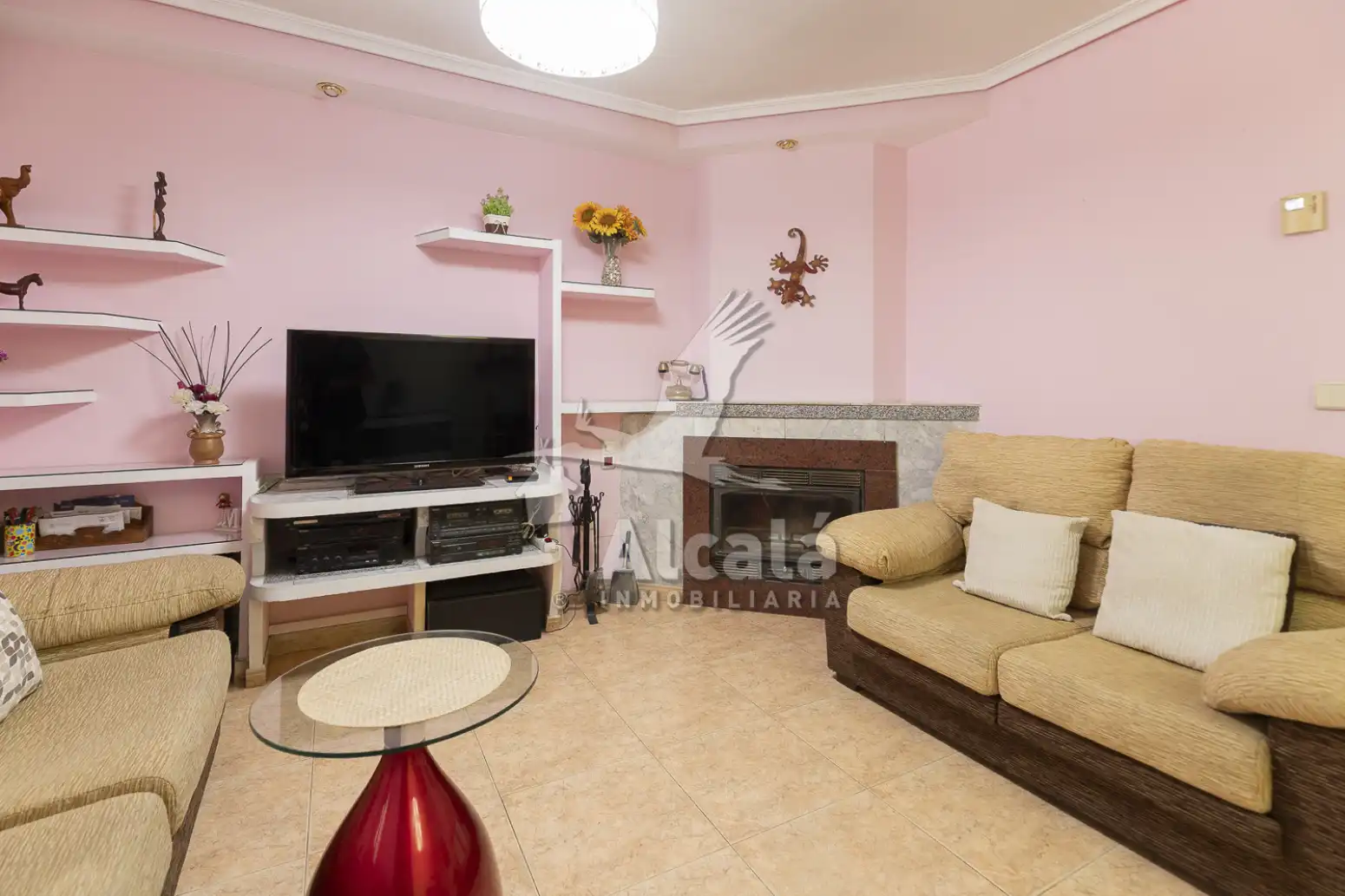 Sala d'estar de Casa adosada en venda en Mejorada del Campo amb Aire condicionat, Calefacció i Traster