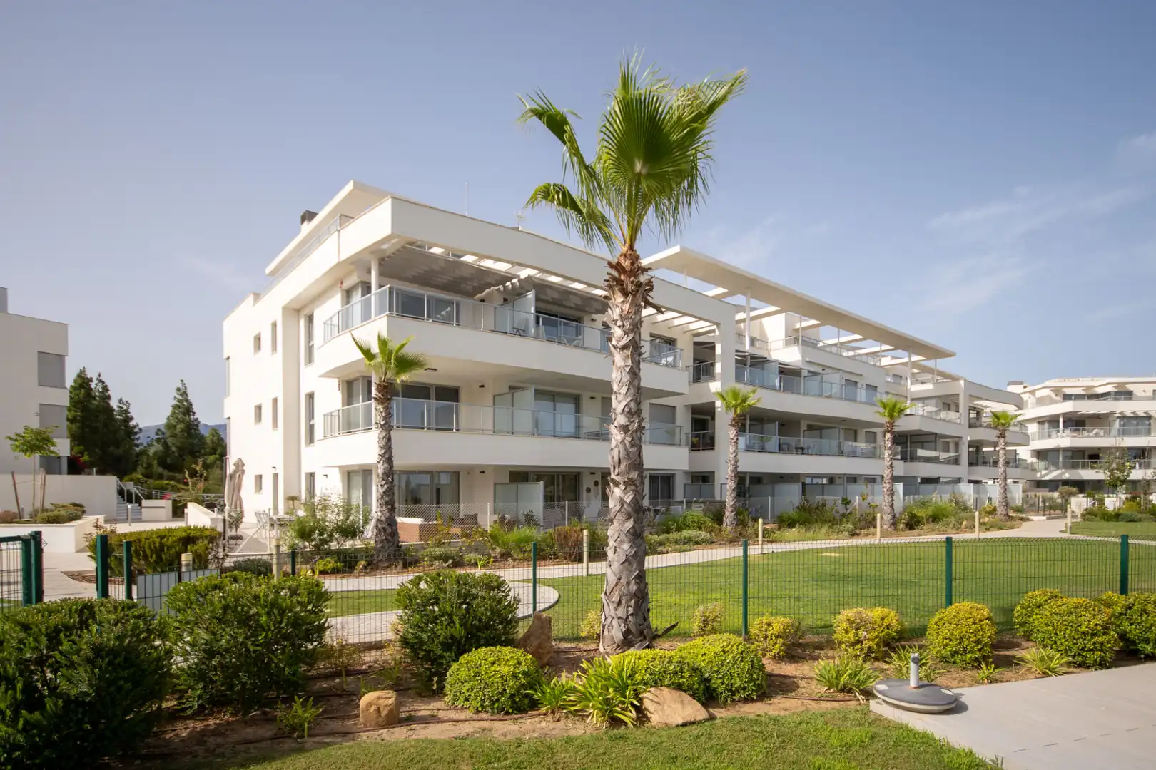 Vista exterior de Piso en venta en Mijas con Aire acondicionado, Jardín privado y Terraza