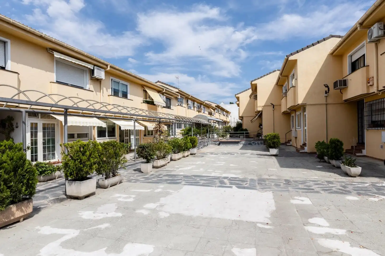 Vista exterior de Casa adosada en venta en Torrelodones con Aire acondicionado, Calefacción y Terraza