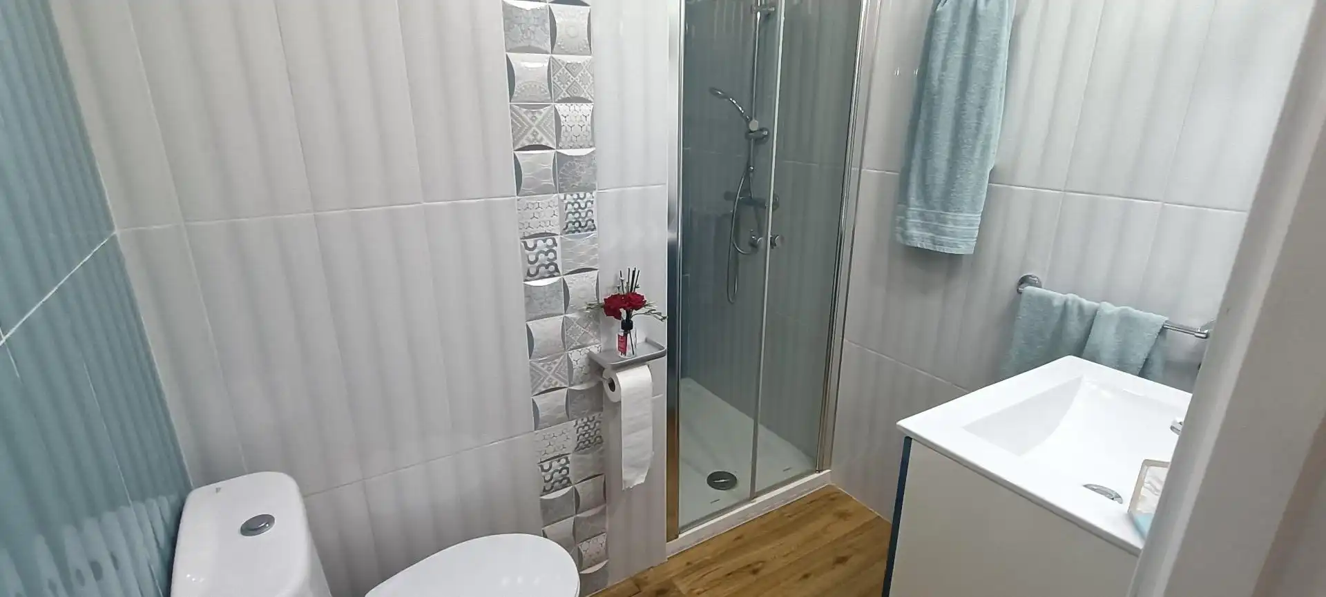 Baño de Casa adosada en venta en La Nucia con Aire acondicionado, Calefacción y Jardín privado