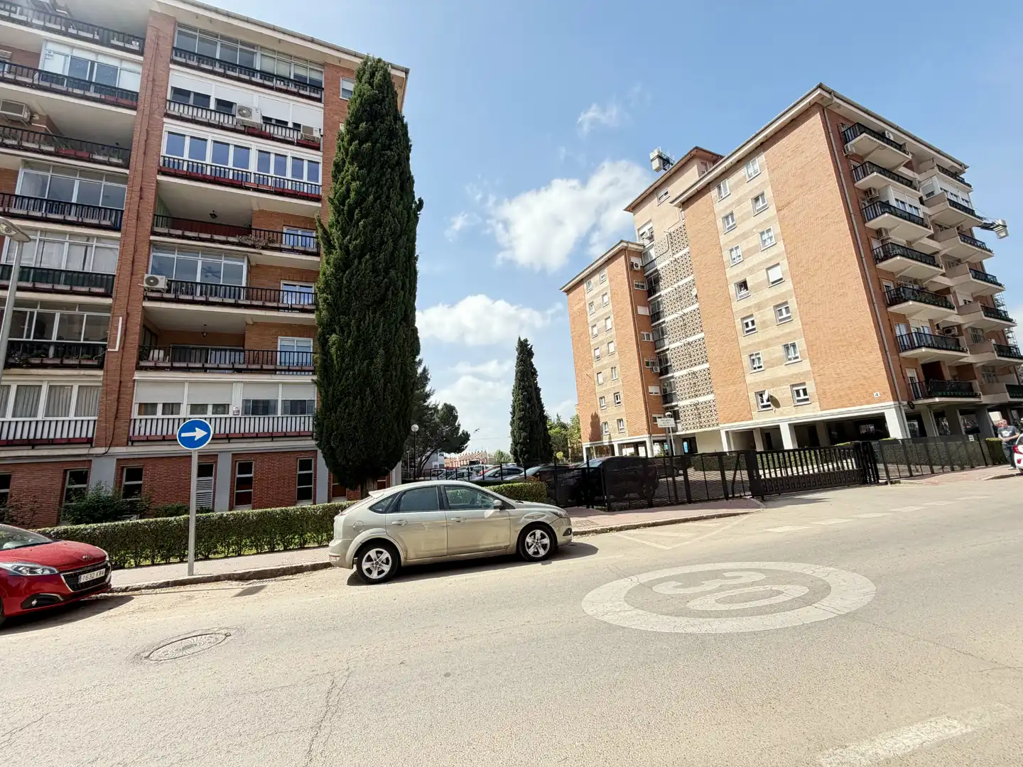 Vista exterior de Dúplex en venda en Alcalá de Henares amb Aire condicionat i Calefacció