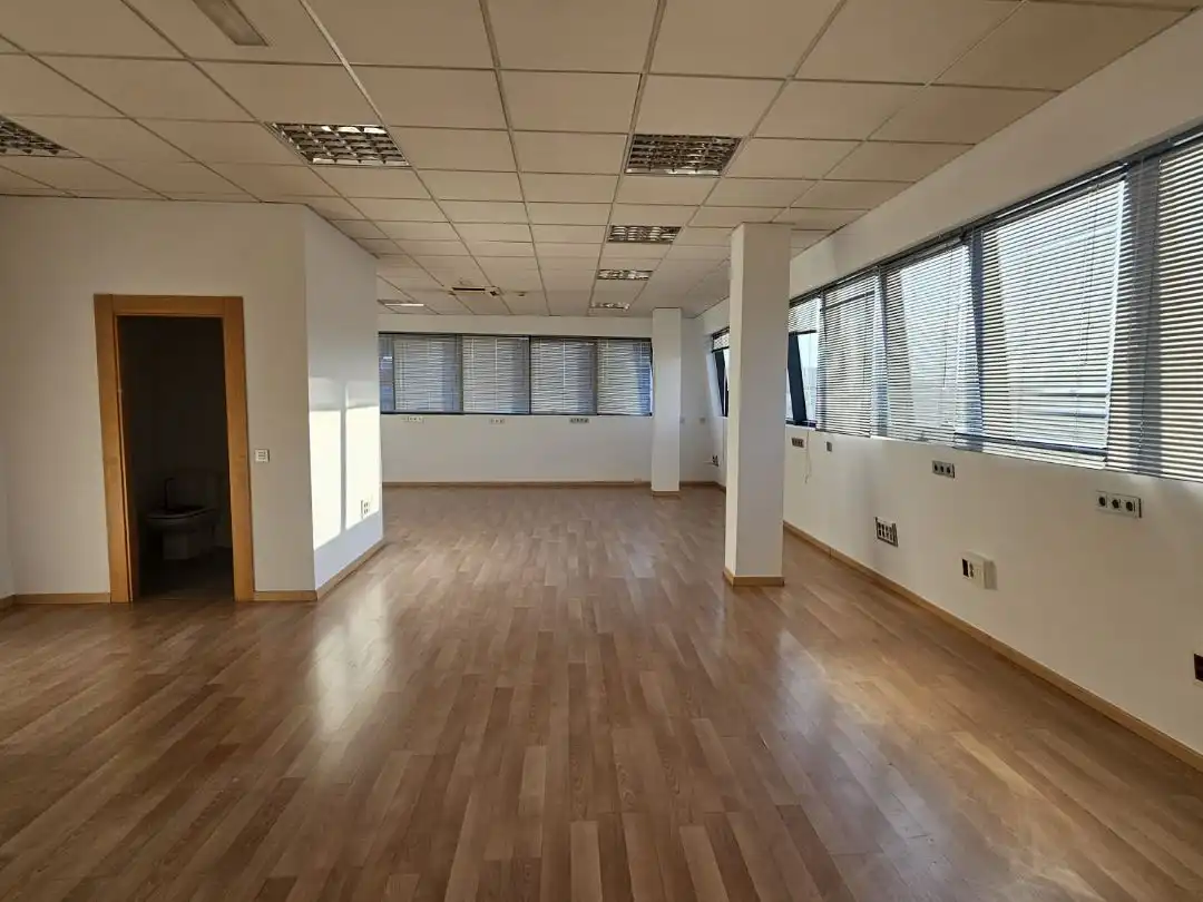 Oficina de lloguer en Peligros amb Aire condicionat, Calefacció i Terrassa