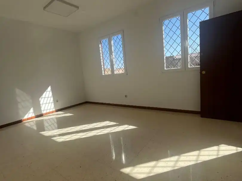Habitación de Oficina de alquiler en San Fernando de Henares