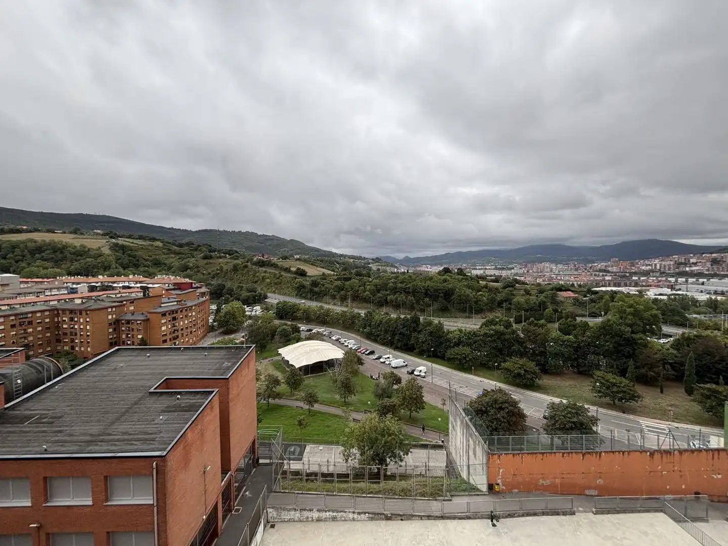 Aparcament de Pis en venda en Bilbao  amb Calefacció, Terrassa i Balcó