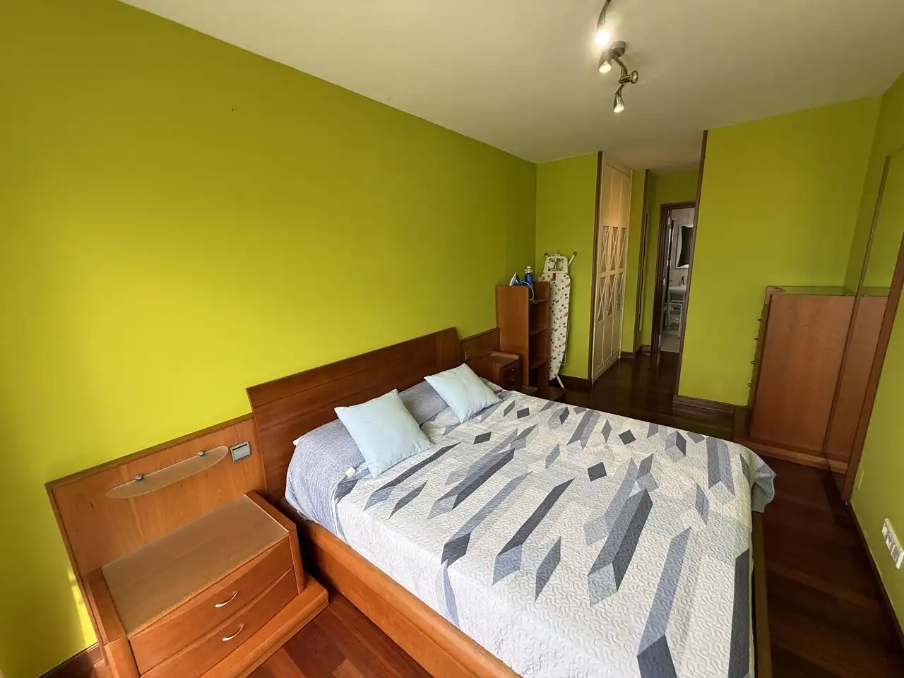 Habitación de Piso en venta en Castro-Urdiales con Calefacción, Parquet y Terraza