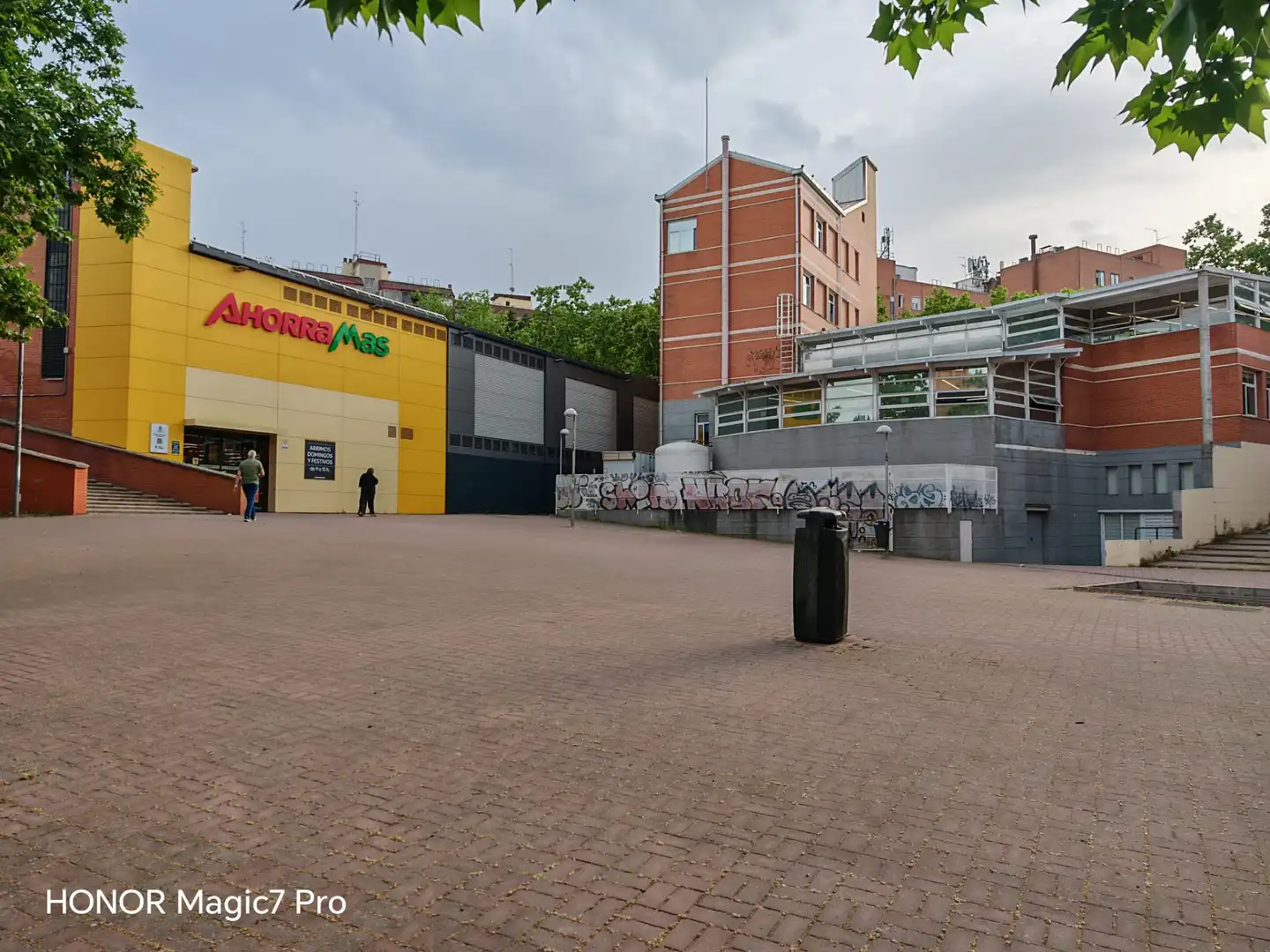 Vista exterior de Piso en venta en Madrid con Parquet, Terraza y Trastero