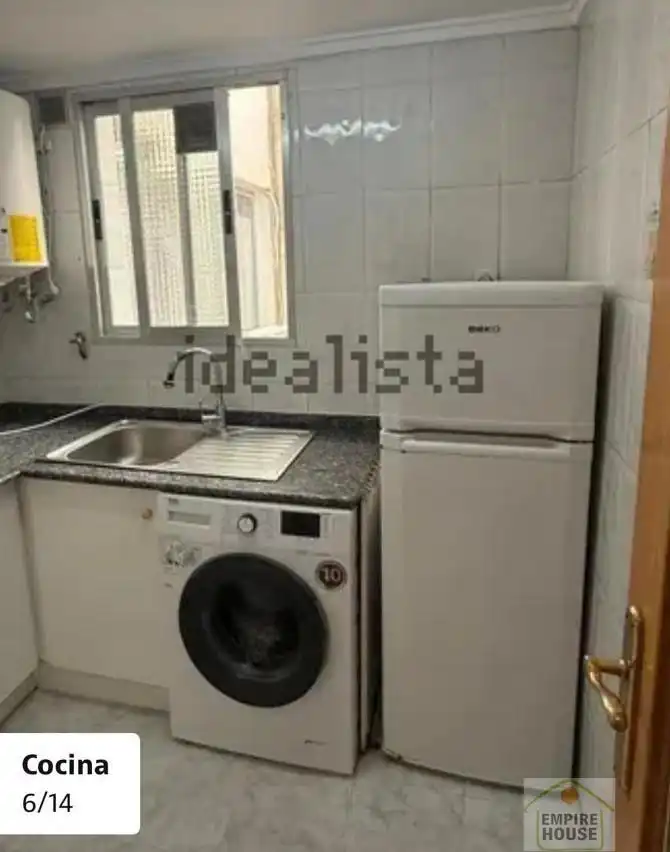 Cuina de Pis de lloguer en Valencia amb Aire condicionat i Moblat