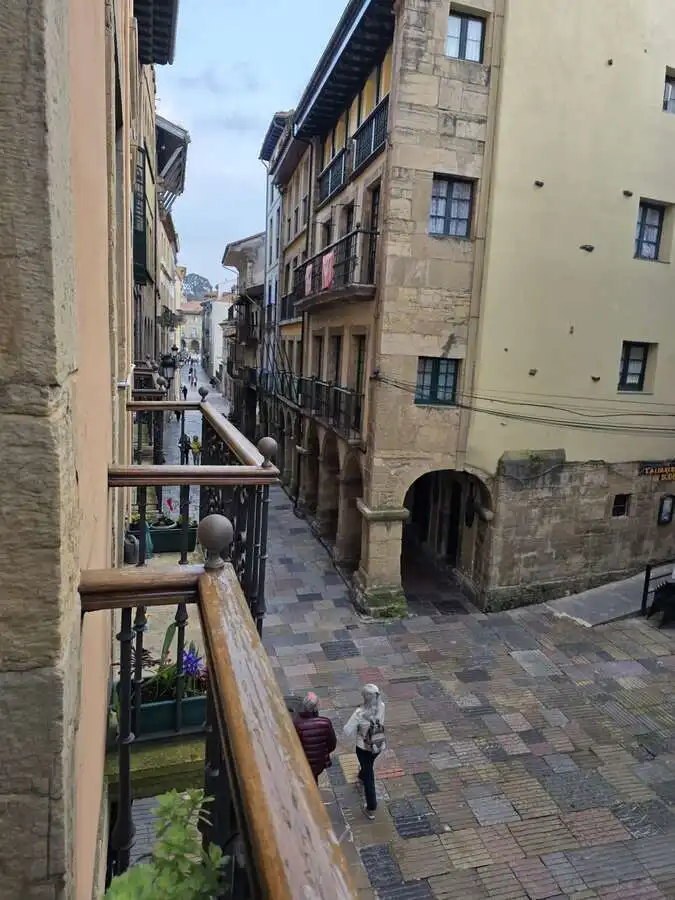 Terrassa de Pis en venda en Avilés amb Calefacció, Traster i Moblat