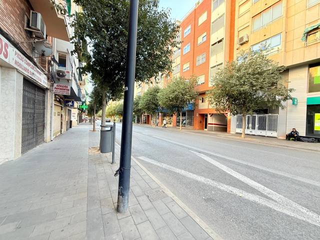 Piso en Venta en Pasaje ARQ GAUDI, 4 en Altozano - Conde Lumiares