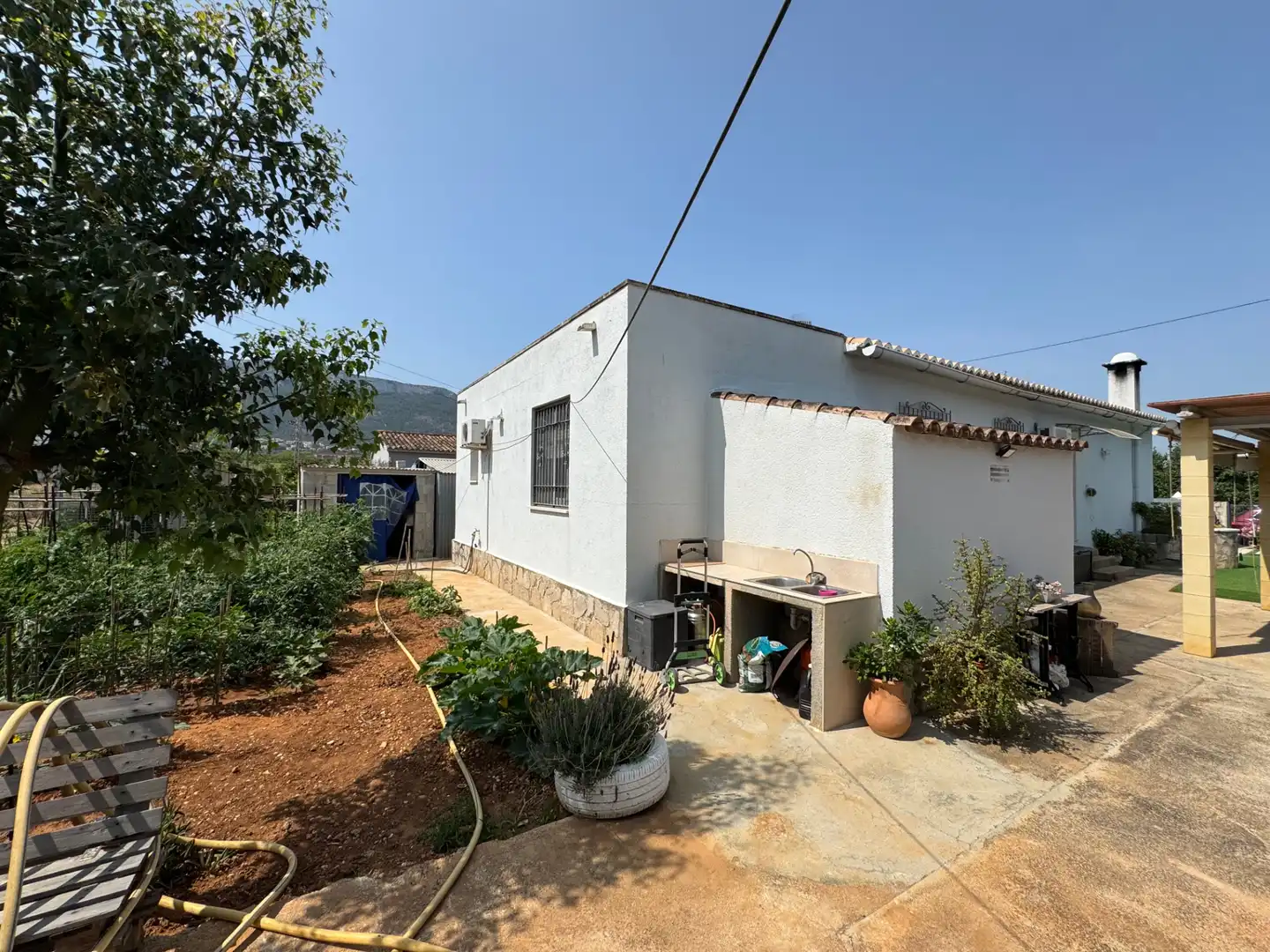 Vista exterior de Casa o xalet en venda en Dénia amb Jardí privat, Terrassa i Piscina