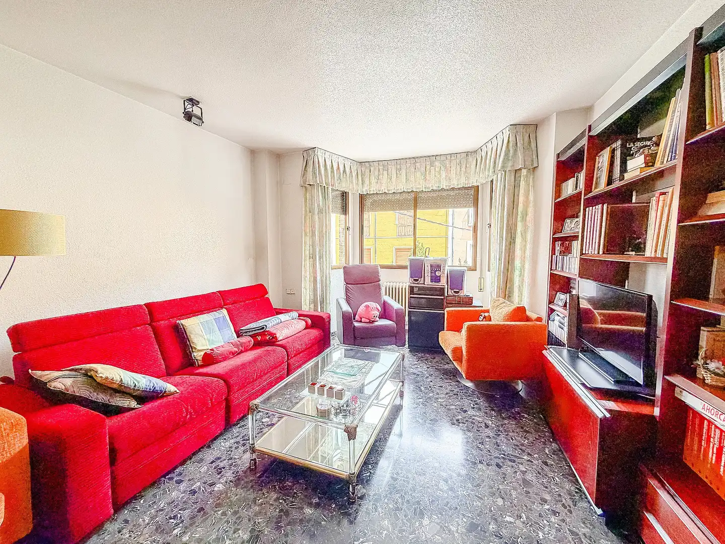 Sala d'estar de Casa o xalet en venda en Yecla amb Calefacció, Terrassa i Moblat