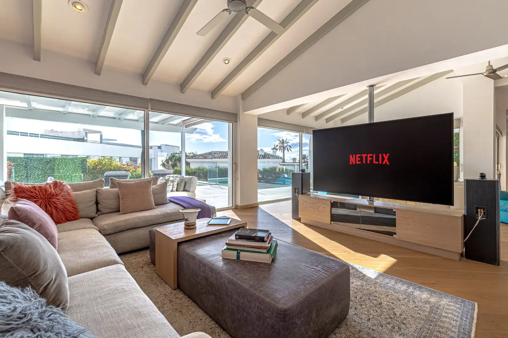 Sala de estar de Casa o chalet en venta en Marbella con Aire acondicionado, Jardín privado y Terraza