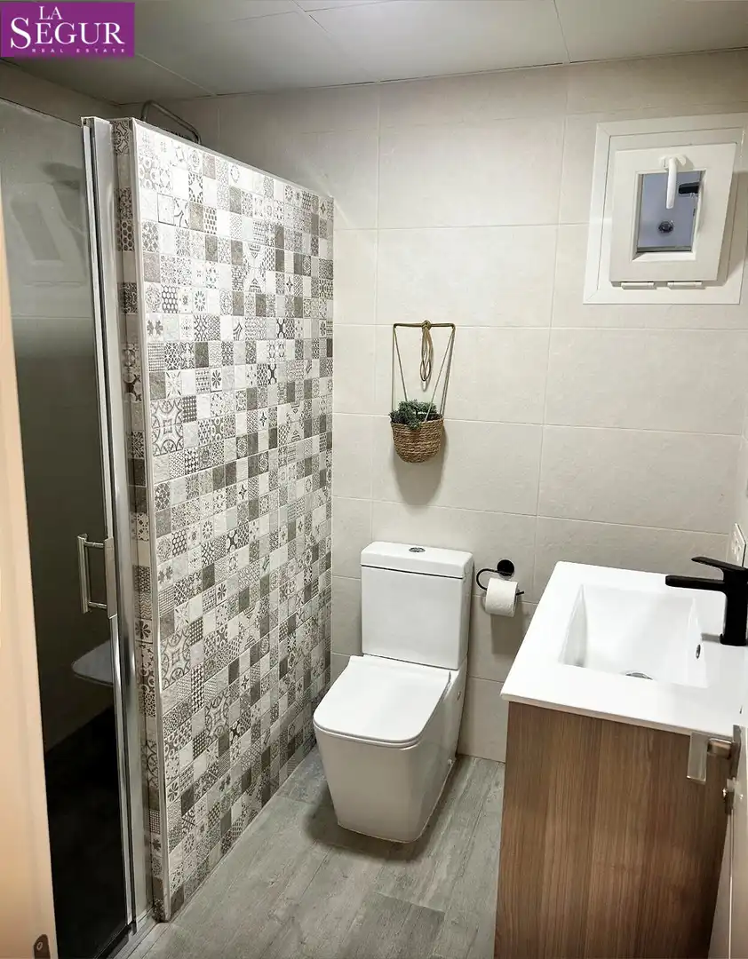 Baño de Piso en venta en Cádiz con Aire acondicionado