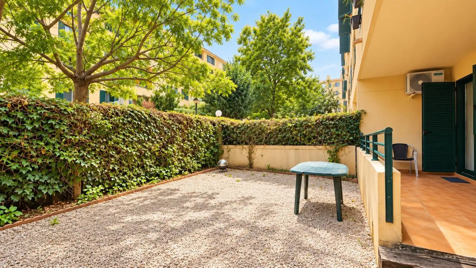 Bajo con piscina en venta en Ponent, imagen 15
