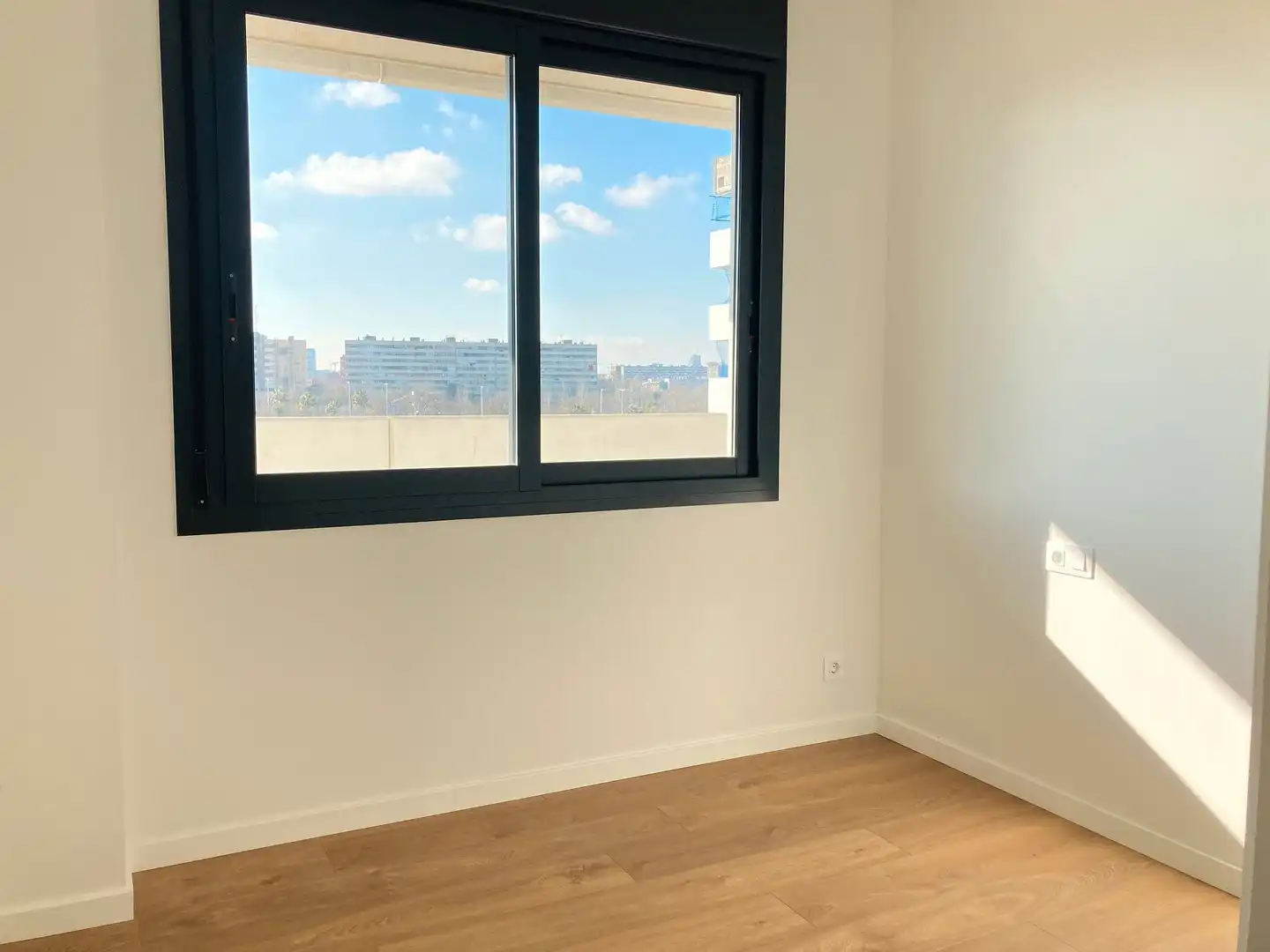 Habitación de Piso de alquiler en Sant Adrià de Besòs con Calefacción, Parquet y Terraza